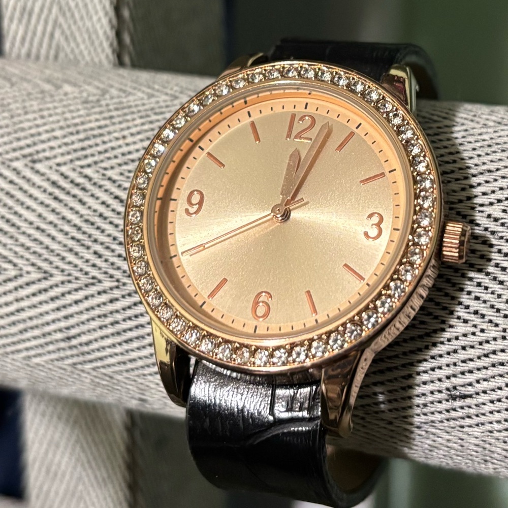 Elegant Black and Gold Women's Watch